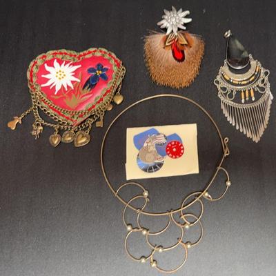 Scottish Feather Pin/Studio Art Jewelry/Others 