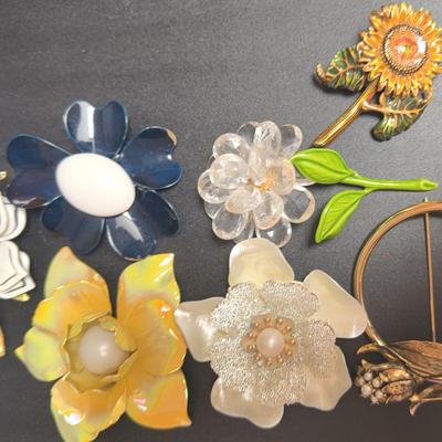 MFA Sunflower & Other Large Floral Brooches 