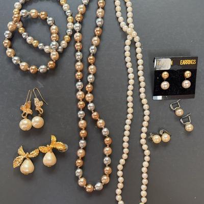 Pearl Necklaces & Swarovski Drop Earrings 