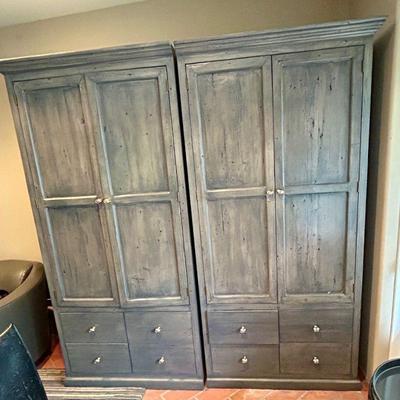 Matching wood cabinets from Pampa