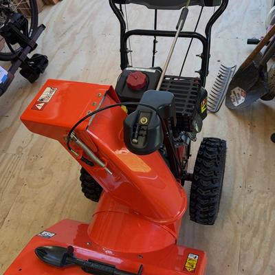 Ariens Deluxe 24 snowblower     *reserve