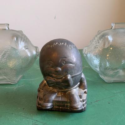 3 vintage Piggy Banks