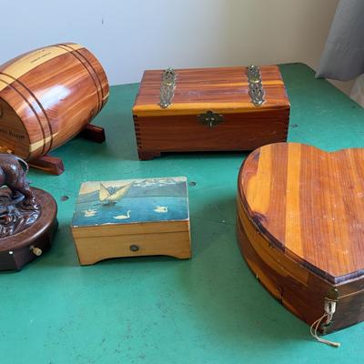Wood Pcs 2 Music Boxes +