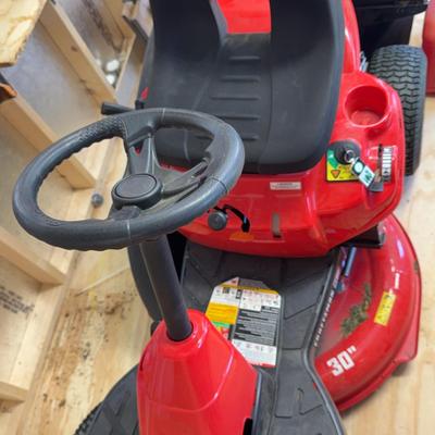 Craftsman R110 Riding Mower        *reserve 