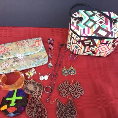 Miscellaneous Jewelry Including Lucite