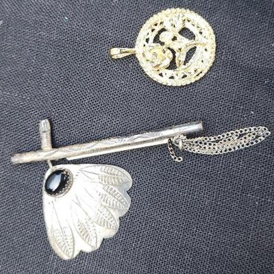 Brooches 