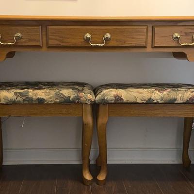 Foyer Table With Two Stools