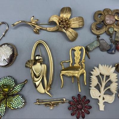 BSK, Carolee, Pins And Brooches 