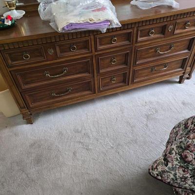 Thomasville bedroom set
