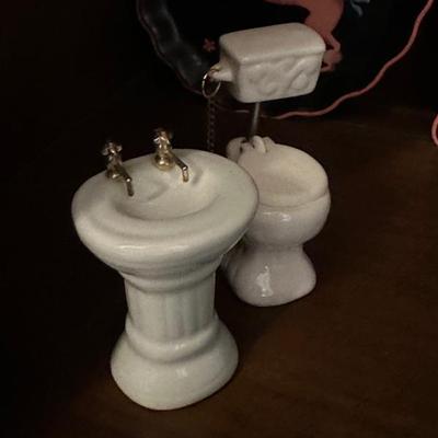 Sale Photo Thumbnail #656: Dolls house furniture