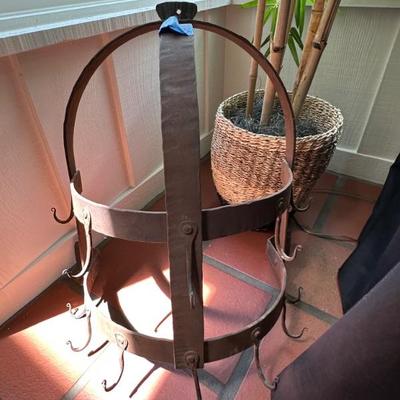 Metal pot rack