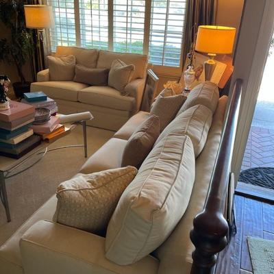 Two pc sofa set. 