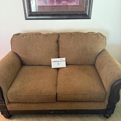 Loveseat 65 X 40 X 19