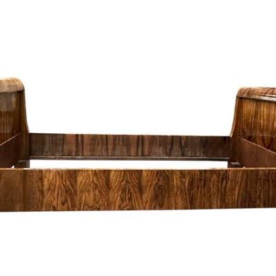 BEIDERMEIER WALNUT SLEIGH DAYBED $850

Stunning Walnut Beidermeier Style Day Bed. Purchased in Austria. Provenance: A Charleston SC...