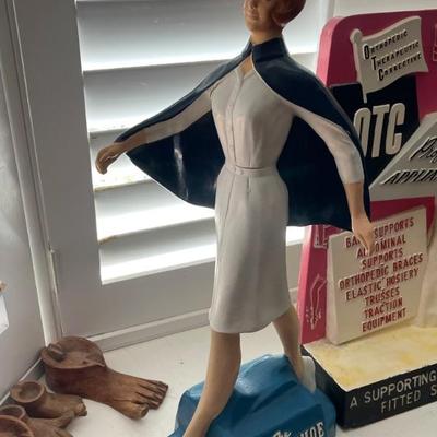 Advertising statue 
