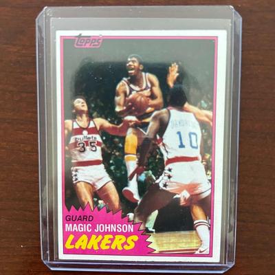 1980-1981 Topps Basketball Card. Magic Johnson #21
