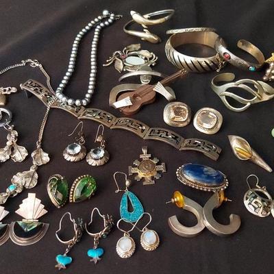 SILVER JEWLERY LOT 