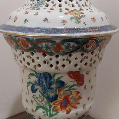 VINTAGE POTPOURRI VASE WITH LID