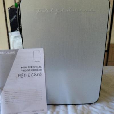 MINI PERSONAL FRIDGE 