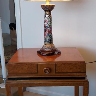 MAGNIFICENT ASIAN-INSPIRED TABLE LAMP WITH ART DECO WOOD SIDE TABLE 