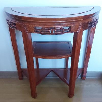 HIGH-GLOSS ENTRY WAY TABLE FOR DISPLAY
