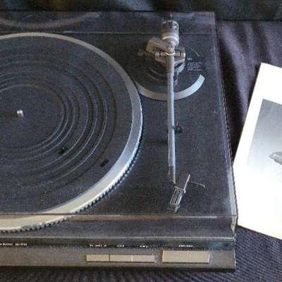 TECHNICS QUARTZ DIRECT DRIVE AUTOMATIC TURNTABLE SYSTEM SL-QD33