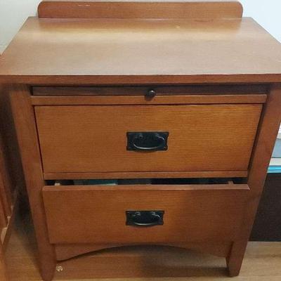 PAIR OF WOODEN NIGHT STANDS 