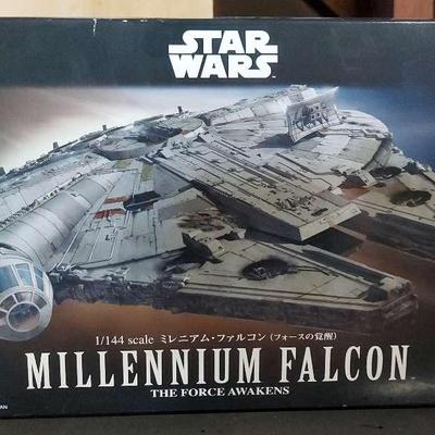 MILLENNIUM FALCON -THE FORCE AWAKENS- JAPANESE EDITION 