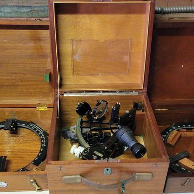 U.S. NAVY BEARING CIRCLES AND SEXTANT