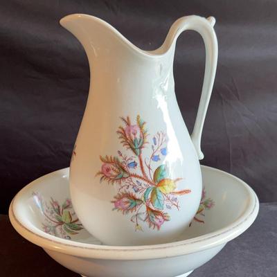 Beautiful Wash Basin And Pitcher Set