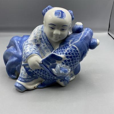 Vintage Chinese Porcelain Figurine 