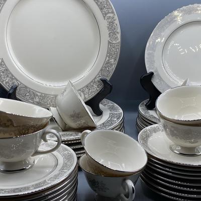 Flintridge China 5 Piece 8 Place Setting 