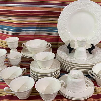 Wedgewood Patrician Dinner Assortment 