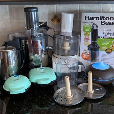 Small Appliances Featuring Hamilton Beach, Bella Juicer