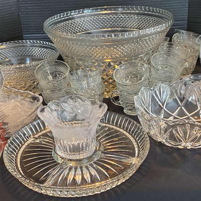 Glass Punch Bowl With 18 Cups, Crystal And Glass Pieces