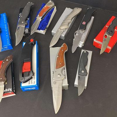 Pocket Knives Featuring Spyderco, Bench Made, & Madam
