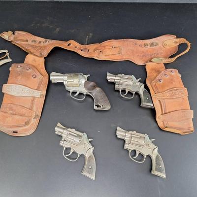 3 Hubley Trooper Toy Guns Die Cast Toy Guns - Mattel Toy Gun - Gunsmoke Marshall Dillon Gun Belt 