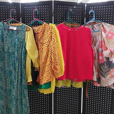 Women's Size Medium Shirts, Jackets And Dresses