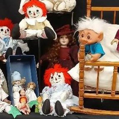 Antique / Vintage and Rare Dolls w Crib