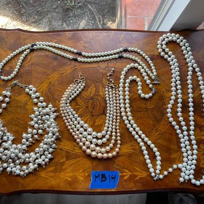 Classic Elegant Simple Faux Pearl Necklace Lot