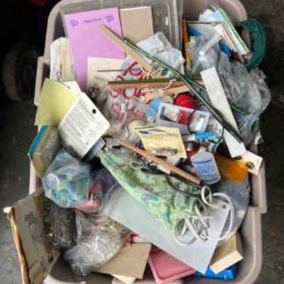 Ct367 sewing notion mystery lot