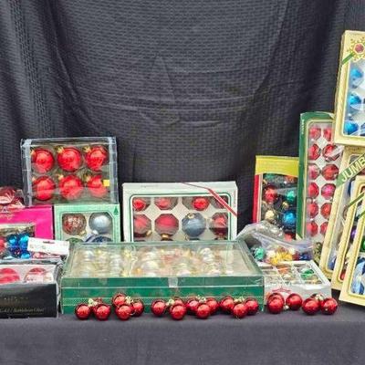 Ct425 ornament lovers 2