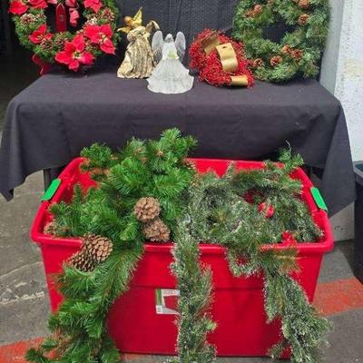 Ct410 garland angels,and berries