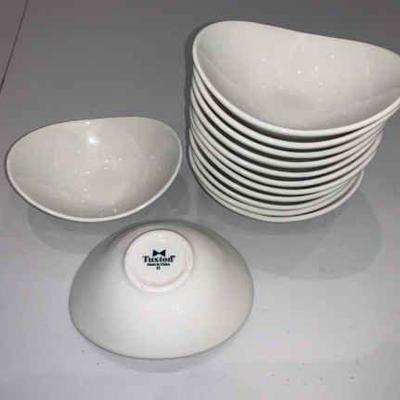DBB236 Thirteen Tuxton Porcelain Oval Bowls
