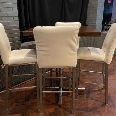 DBB001 - Bar Stools With Wooden Table