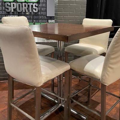 DBB023 - Bar Stools With Wooden Table 