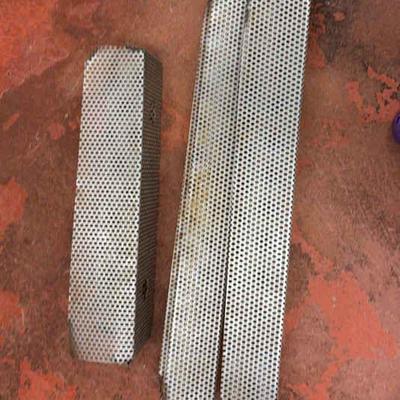 DBB522 Three Metal Mesh Like Pieces 