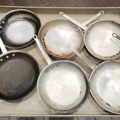 DBB167 - Mixed Lot of Commercial Grade Sauté Pans (9)