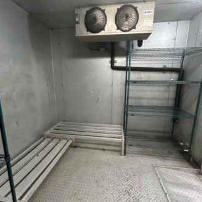 DBB573- Metal Shelving 