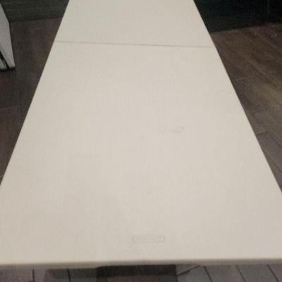 DBB099 - Lifetime 6-Foot Folding Table (1)